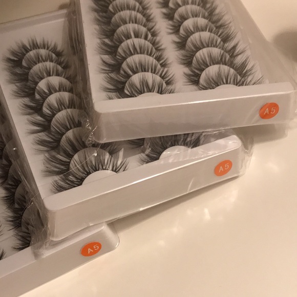 Fake Lashes Box of 8 pair - Picture 2 of 5